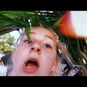 Meet your Posher, Dakota